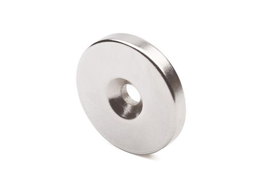 Неодимовый магнит диск 30х5 мм с зенковкой 5.5/10 мм в Москве